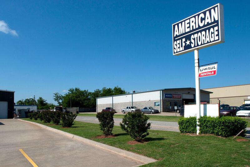 front building and sign to american self storage in bethany, ok
